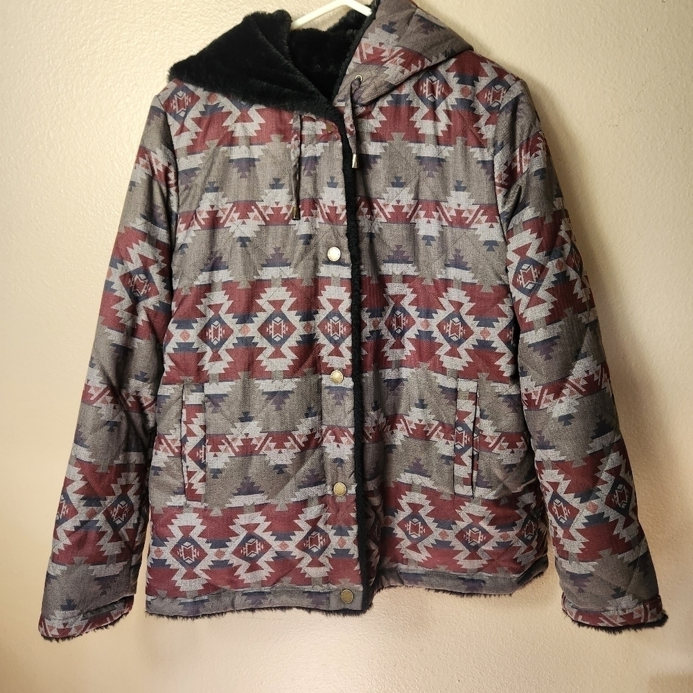 Pendleton Womens Reversible Aztec Print/Faux Fur … - image 1